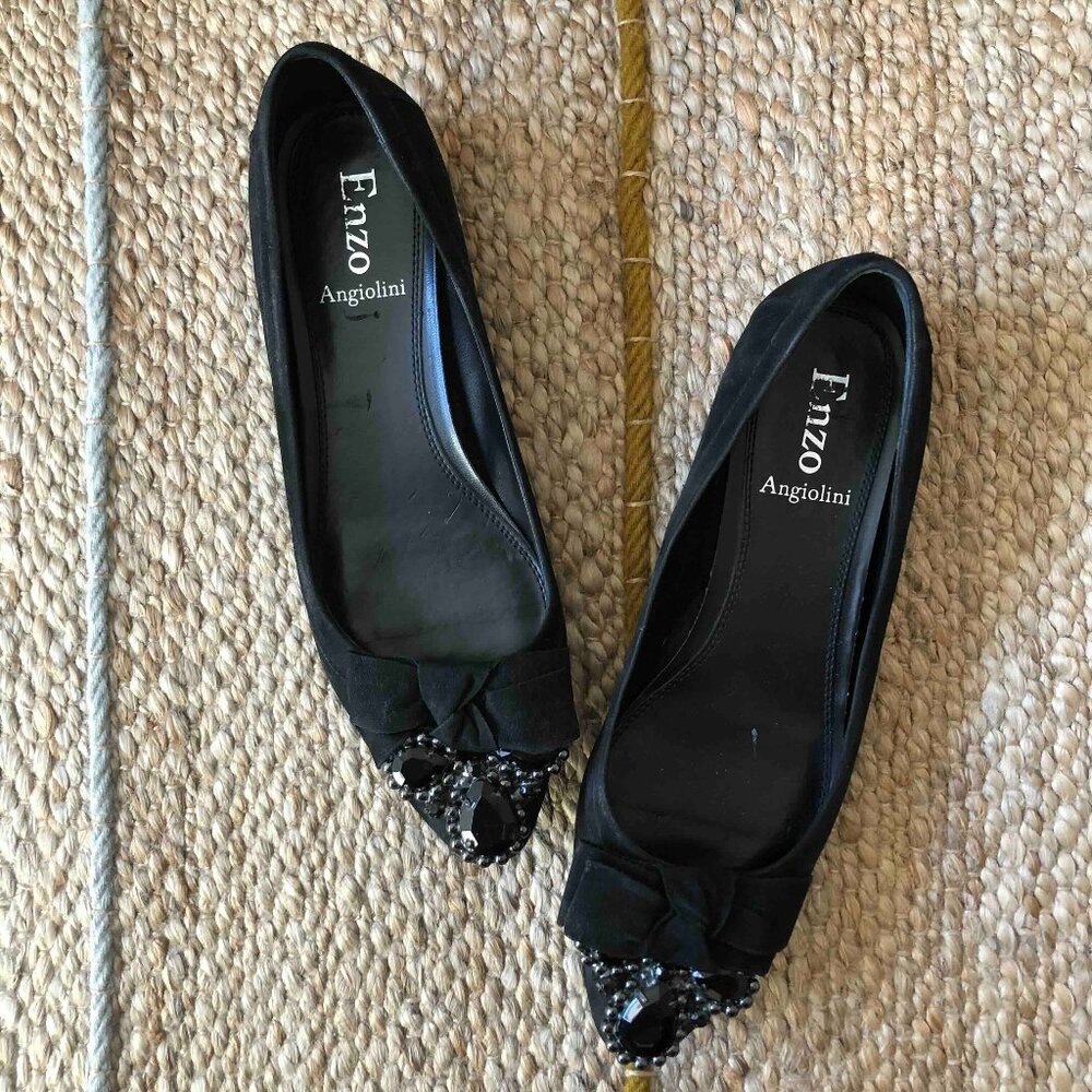 Enzo Angiolini Black Suede Pointed Toe Flats size 8